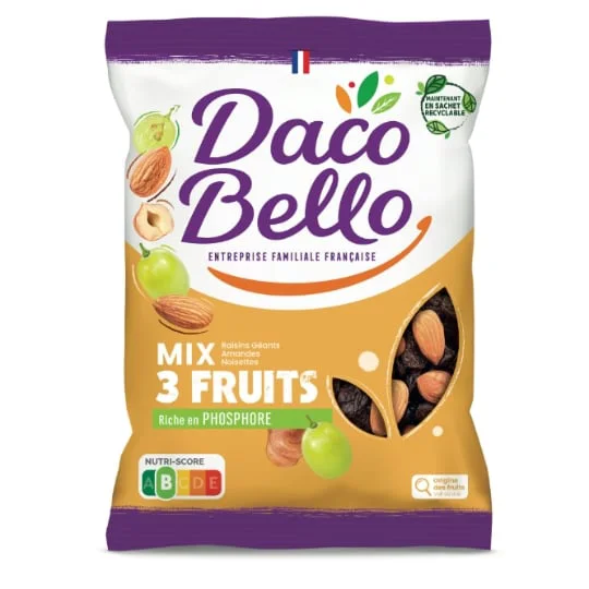 Fruits secs raisins amandes noisettes