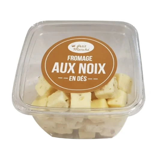 Dés de fromage aux noix