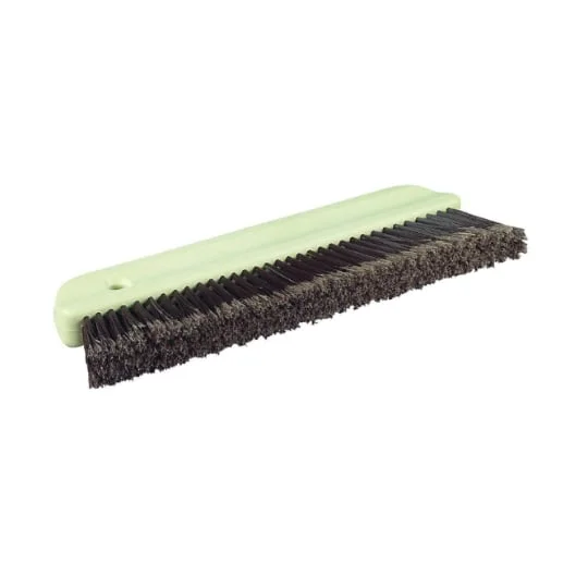 Brosse plate pour encoller le papier peint