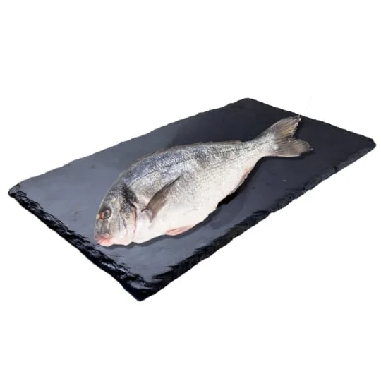 Daurade Royale vidée et écaillée