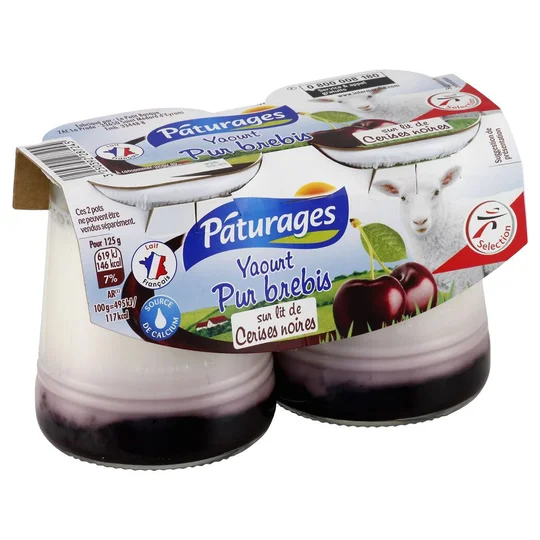 Yaourt pur brebis sur lit de cerises noires