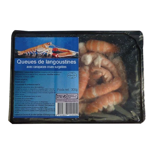 Queue de langoustine avec carapace crue