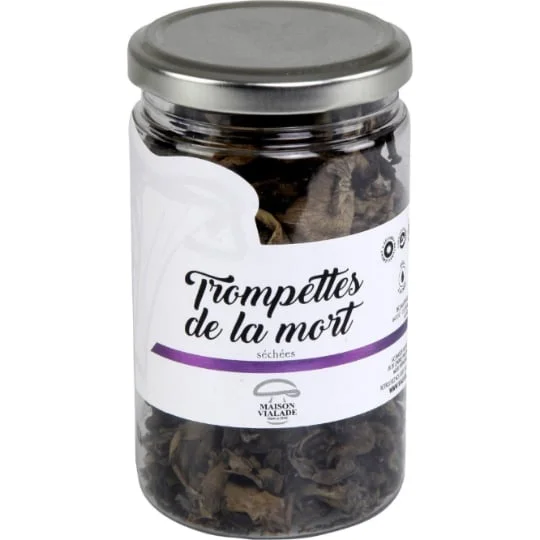 Champignons trompettes de la mort séchées