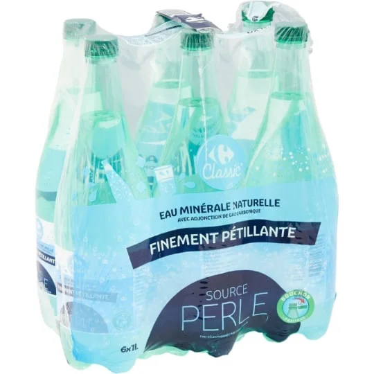 Eau minérale finement pétillante
