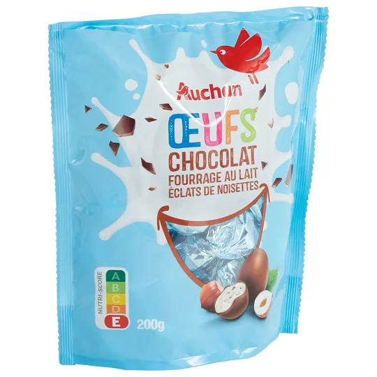 Oeufs en chocolat fourrés au lait et éclats de noisettes