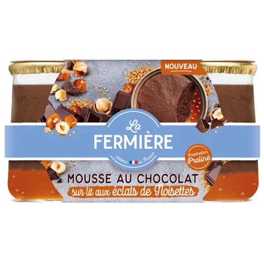 Mousse au chocolat sur lit aux éclats de noisettes