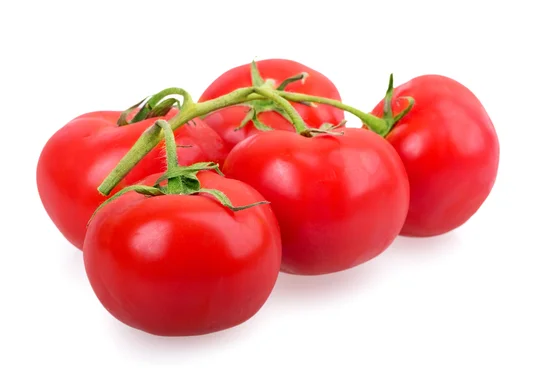 Tomates rondes en grappes