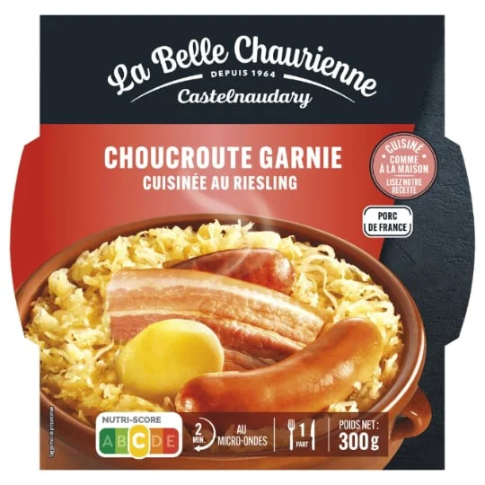 Plat cuisiné choucroute garnie au Riesling