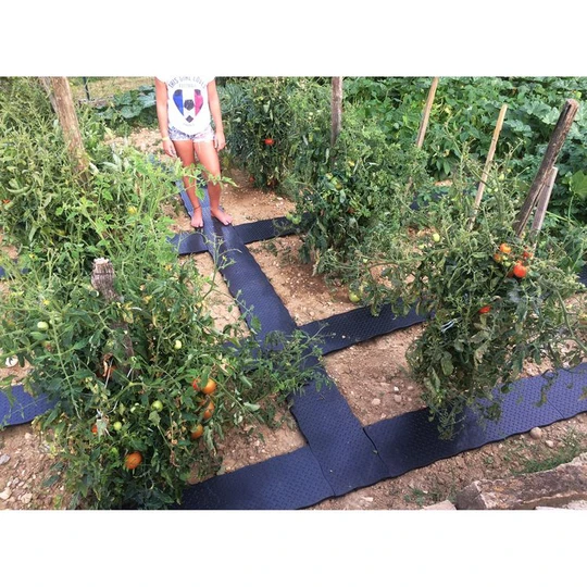 Lot de 4 dalles plastiques clipsables - 0.80m²