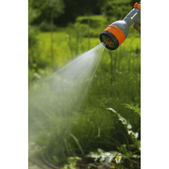 Pistolet multi-applications jet concentré, plat, pluie et pluie fine. résistant contre le gel.